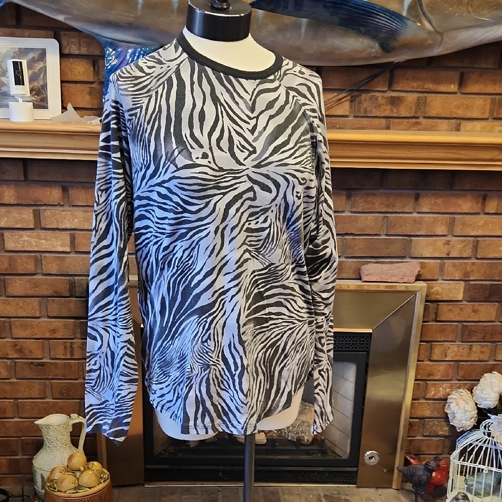 Natori Zebra Print Soft Long Sleeve Top Size M Modal Cotton Blend Base Layer